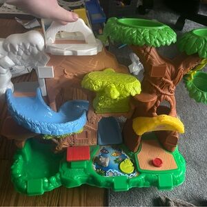 Fisher-Price Zoo Talker No animals included